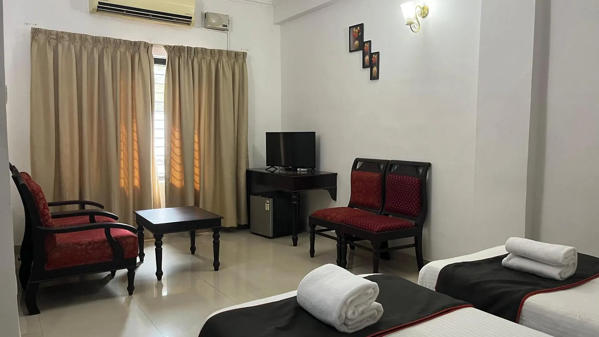 Gee Bee Palace Angamali 3*,  India