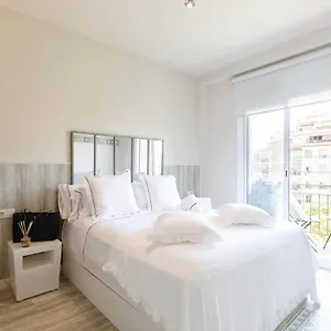 chic-gran-via-apartment.catalonia-hotels.com/